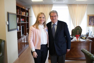 Ish-Kryeministri Berisha uron deputeten e parë shqiptare në PE, Arba Kokalari
