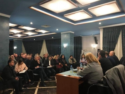 Takim me strukturat e PD në Tiranë/ Bardhi: Pushteti vendor t’u kthehet qytetarëve