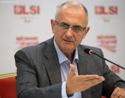 Vasili: Kryeministri për karrigen vrau edhe Tiranën,  qytetin ku lindi