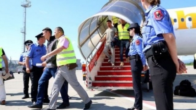 Iu refuzua azili, riatdhesohen 114 shqiptarë