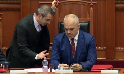 Tërhiqet Rama pas shantazhit të Tahirit, gjykata e lë të lirë
