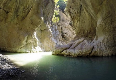 Turistët e bllokuar në kanionet e Holtës, nxirren 4 të parët