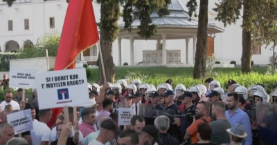 Pas 2 muajsh protestë në Thumanë-Kashar, banorët e Krujës dhe Kurbinit zbarkojnë para parlamentit