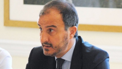 Ambasadori Soreca i prerë me politikën: Uluni urgjent në dialog!