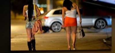 'Ku të ta sjell dhuratën?'/Prostitucioni me telefon! Si zhvaten klientët në Tiranë