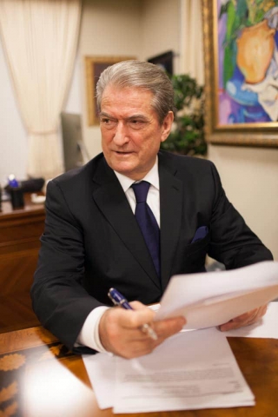 Berisha:Horror!5 Vrasje, therje ne 24 oret e fundit.Me shume se ne Afganistan.Vendi ne kthetrat e zeza te krimit!