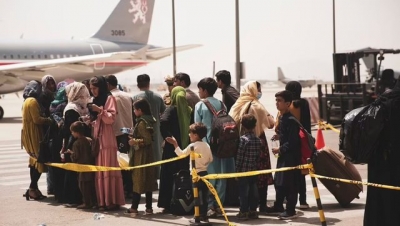 VOA: Pas mesnate pritet të mbërrijë në Rinas avioni me grupin e parë të afganëve; ku do strehohen