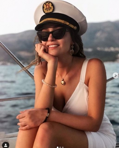 FOTO/ Një “kapitene” si Eva Murati, ngrihen temperaturat në Vlorë