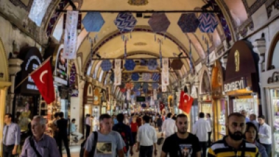 Turqia do të përcaktojë “modelin e ri ekonomik” teksa lira turke bie
