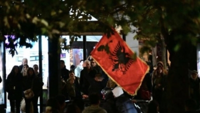 Kishin paralajmëruar tubim në Athinë, policia greke si lejon shqiptarët: Mund të provokojnë tensione...