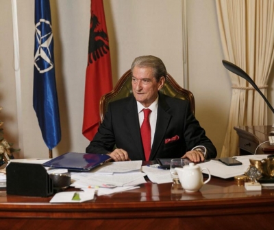 &quot;Breaking News! Në Republikën e Surrelit mbyllet epidemia covid19&quot;