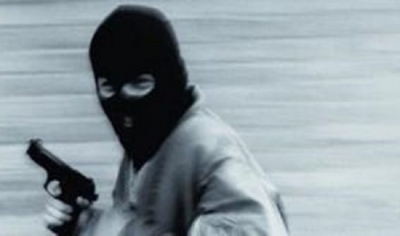 Foto/ Ky është i riu që i shpëtoi atentatit me 25 plumba dje në Vlorë