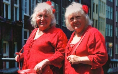 Shokojnë binjaket 77 vjeçare: “Kemi shkuar me rreth 355 mijë burra”