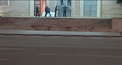 Nesër mbahet protesta kombëtare/ Blindohet Kryeministria