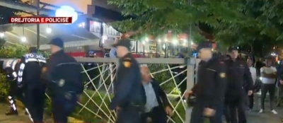 Meta thirrje: Policia dhe protestuesit të ndalin dhunën