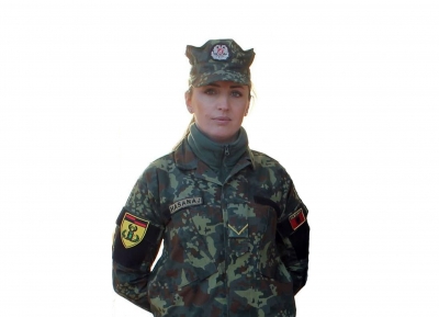 Kryebashkiaku Xhelal Mziu i vë emrin e ushtarakes Zarife Hasanaj kopështit në Babrru