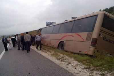 Përmbyset autobusi në aksin Berat- Poshnjë, 2 të plagosur