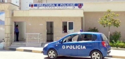 I dehur në makinë, vlonjati nuk mban frena, djeg makinën