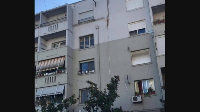 Pas tërmetit, autoritetet evakuojnë banorët e një pallati te `Myslym Shyri