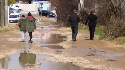 Baltë edhe kur s’bie shi, rruga në Yzberisht lihet në harresë nga bashkia Tiranë