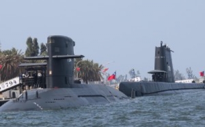 Kina tregon “muskujt”/ 48 anije luftarake dhe 76 avionë në paradë