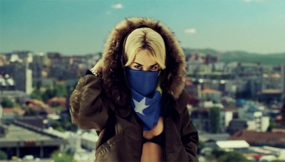 Rita Ora rikujton xhirimet e këngës “Shine Ya Light” 7-vite më parë në Kosovë