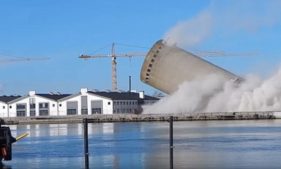 Danimarkë/ “Shpërthimi i kontrolluar” nuk shkon si duhet, kulla dëmton librarinë
