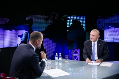 Presidenti Meta: Shqipëria nuk duhet të ndërhyjë në dialogun Kosovë-Serbi