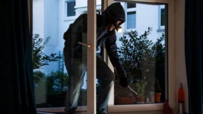 Shtohen "skifterët’, vjedhin banesa, makina gjatë natës, marrin paratë...