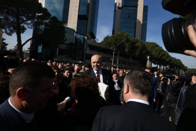 "Ti je antishqiptar!"/ Thirrjet ndaj Ramës në homazhet e 21 Janarit