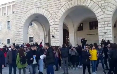 Nis revolta studentore, protestuesit mblidhen te Korpusi/ Ja pamjet