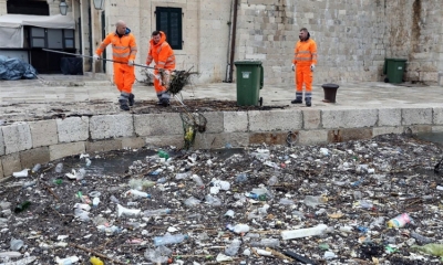 Bregdeti i Kroacisë mbushet sërish me mbeturina shqiptare