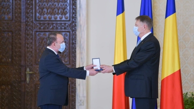 Dr. Luan Topçiu dekorohet me gradën e lartë Kalorës për Merita Kulturore nga Presidenti i Rumanisë