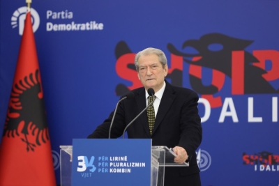 Berisha publikon spotin e protestës: Shqiptarët të ngrihen kundër rrezikut të rënies së pluralizmit