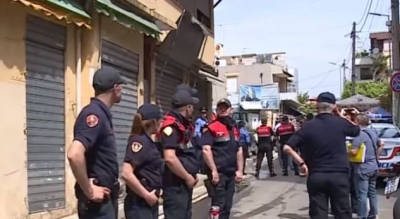 Sherri i vjetër i pronësisë mbledh policinë e Tiranës në tregun “Çam”