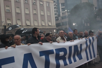 Regjisori Budina: Teatri do mbrohet deri në fund, mund të ketë edhe viktima!