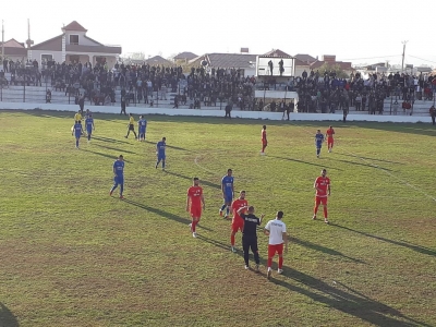 Kastrioti &quot;leksion&quot; Kamzës, Luftëtari thellon krizën te Tirana