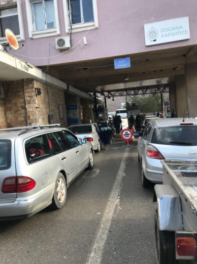 Mbarojnë festat, emigrantët largohen nga Shqipëria, fluks në Kapshticë