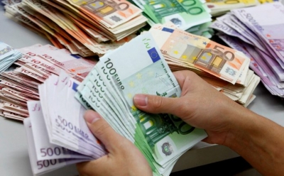 Tërheqja e madhe e parave në banka, 80 milionë euro në vetëm dy muaj