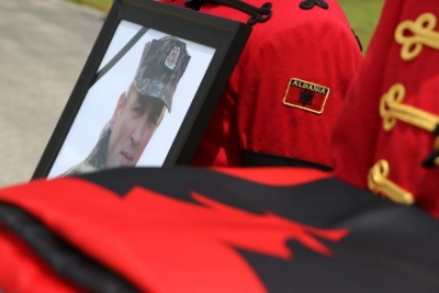 Sot homazhe për majorin Klodian Tanushi. 16 maji zi kombëtare