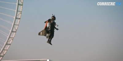 Arritje e re për «jetman», piloti ngjitet deri në 1.8 kilometra në qiellin e Dubait