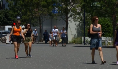 Raporti i Bankës Botërore: Shqiptarët po ikin!