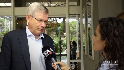 Mediat keqinterpretuan deklaratat, Komisioni i Venecias nuk ka rrëzuar asnjë dekret të Metës