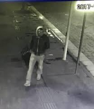 Familjarët gjejnë të vdekur në banesë 30-vjeçarin, dyshimet e para