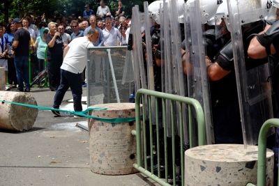 Policia sulmon protestuesit, disa të lënduar rëndë mes tyre dhe Klevis Balliu