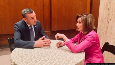 Pelosi shpreh “mbështetje të palëkundur” për Kosovën