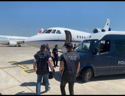 Prostitucion dhe mashtrim, ekstradohen nga dy të kërkuar nga Interpol