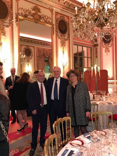 Londër/Kadri Morinaj, i ftuar nga një prej familjeve më të fuqishme në industrinë bankare të botës