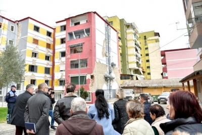Banorët e Vorës protestë kundër projektit të bashkisë për dëmtimet nga termeti