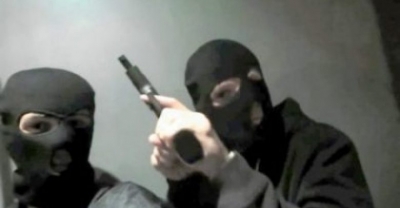 Rikthehen ‘maskat’/ 2 persona me armë grabisin makinën në autostradë